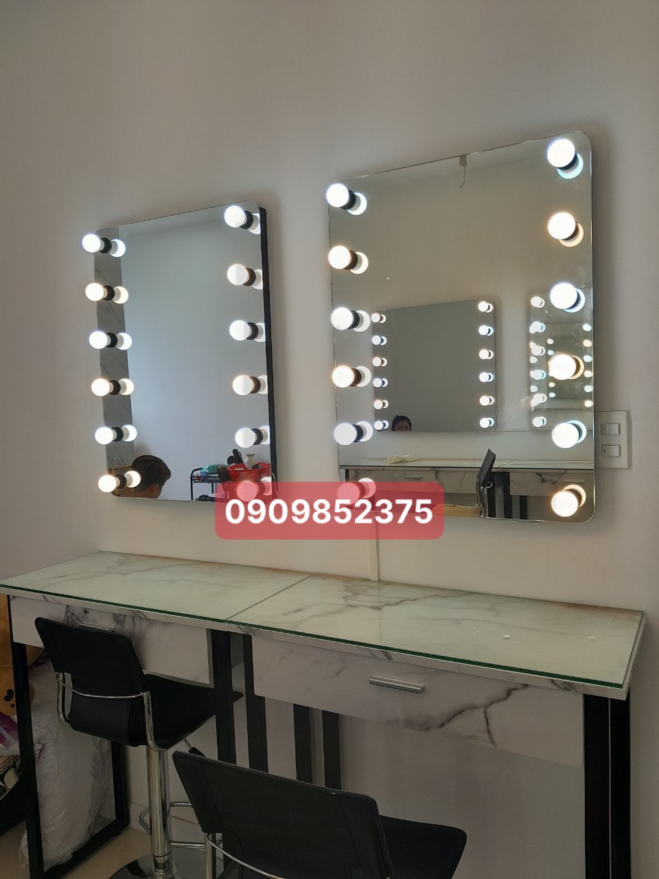 gương trang điểm đèn led